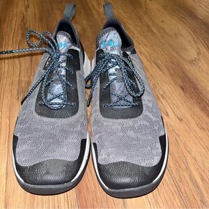 HUK-Gray and Black Low-Top Athletic Shoes with Two-Tone Design